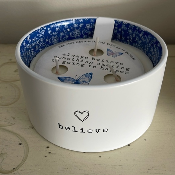 Always Believe Something Amazing is Going to Happen Candle - Picture 1 of 3